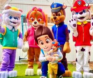 Happy Kids Chicago offers some of your kid's favorite characters as birthday party entertainers.