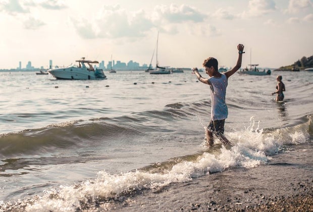Image of a Boston beach, one of the Harbor Island attractions.