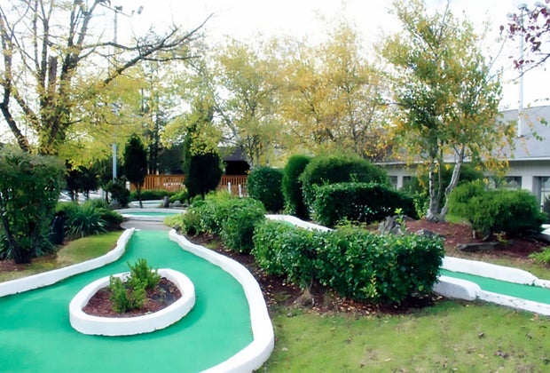 Mini golf in NYC Alley Pond Golf Center