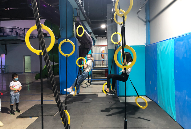 Indoor birthday party places in NYC: Area 53