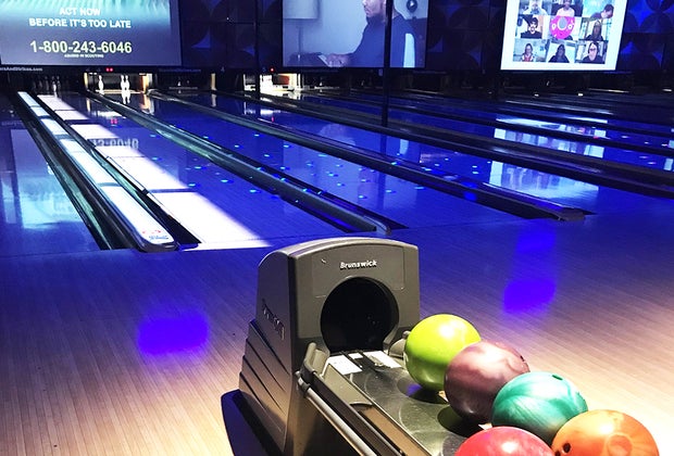 Best Bowling Alleys in Atlanta for Kids: Stars and Strikes
