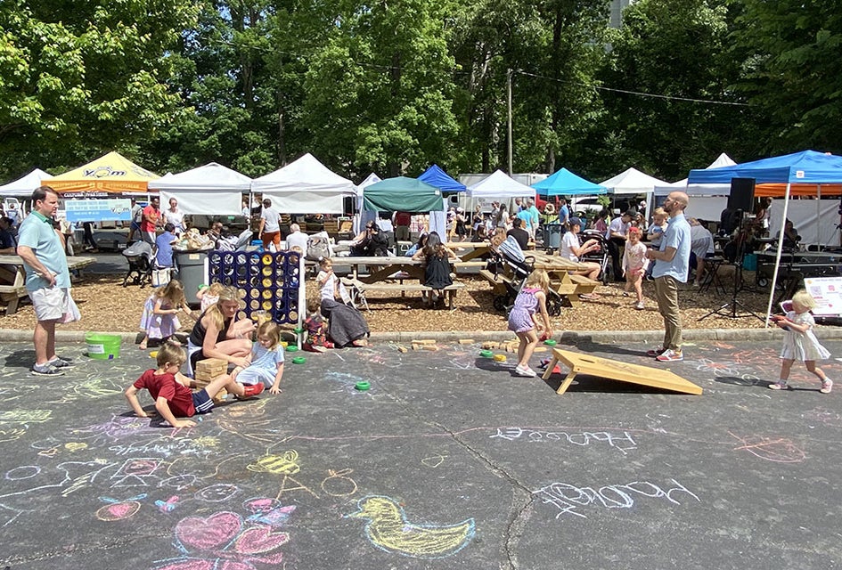 Peachtree City Farmers Market is where chefs, foodies’, dogs, and children all connect each week. Photo by Bill Leffler