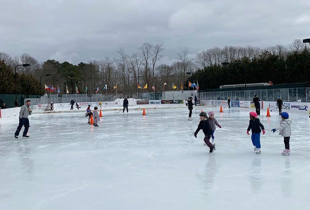 Buckskill Winter Club Ice Skating