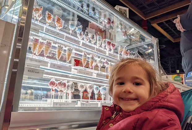 Iconic Family-Friendly Restaurants in NYC:Cake Pops