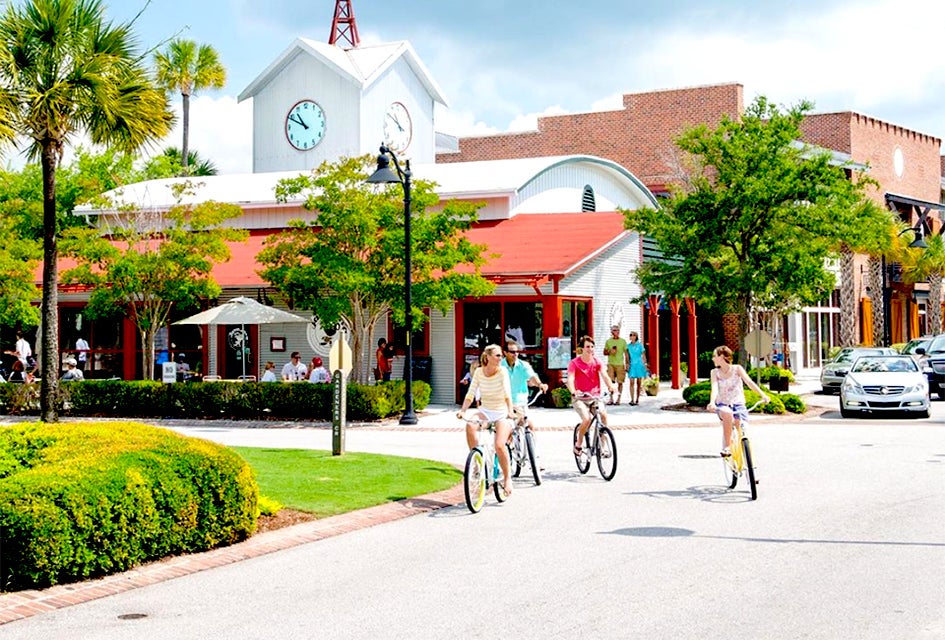 Hop on bikes to tour Charleston, SC. Photo courtesy of explorecharleston