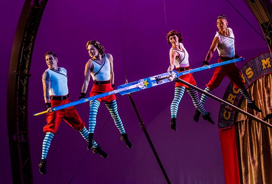 Cirque Mechanics 42FT – A Menagerie of Mechanical Marvels is on stage at The New Victory Theater. Photos by Maike Schulz