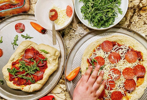 Weekly Menu Planners and Meal Planning Made Easy: Everyone loves pizza on Friday night
