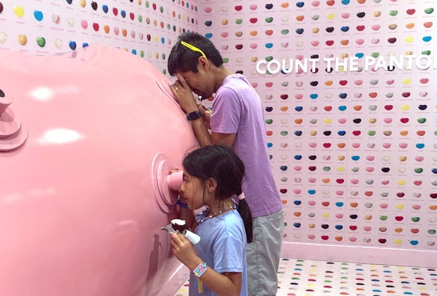 Museum of Ice Cream Chicago: Figuring out their favorite flavors.