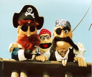  Make mateys with puppets at Everybody Loves Pirates. Photo courtesy of the Frogtown Mountain Puppeteers 