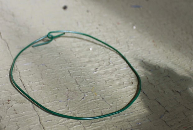 photo of floral stem wire bent into a circle