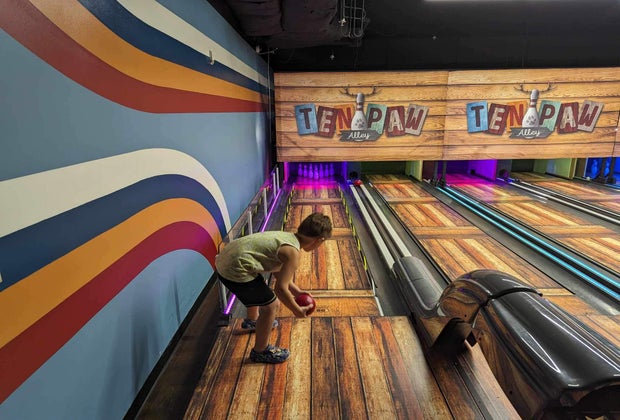 Great Wolf Lodge Poconos: Ten Paw Alley