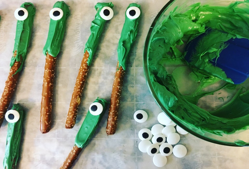 These easy Halloween treats are perfect for those classroom parties.