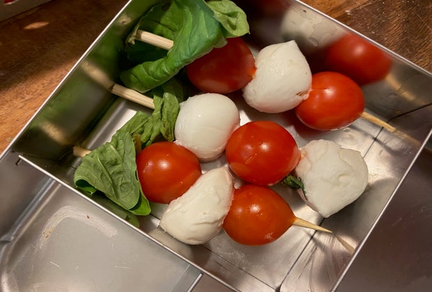 100 School Lunch Ideas for Kids: Tomato caprese skewers