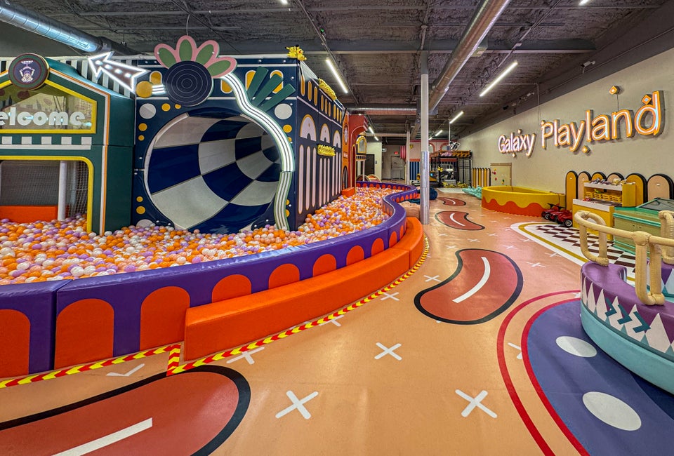 Galaxy Playland is now open in the Chinatown/Alief area. Photo by author. 