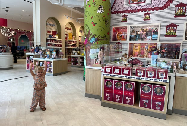 American Girl Store Opens in Los Angeles: Explore the store