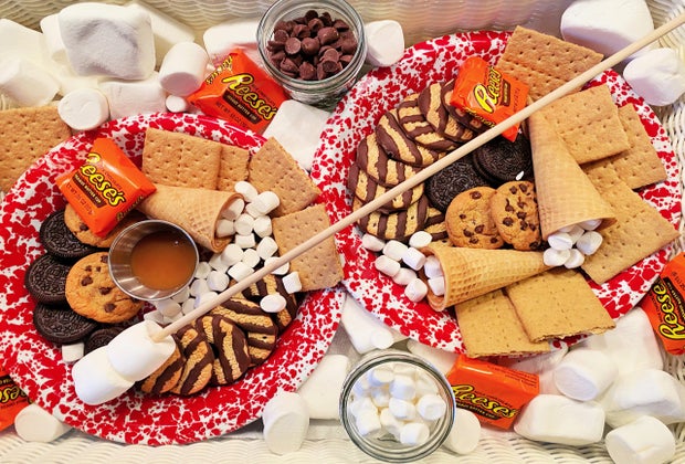 Irresistible Dessert Board Recipes for Kids : S'mores Board