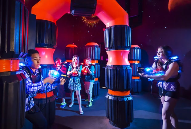Things to do in New Jersey with tweens laser tag at iPlay America