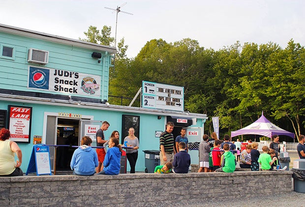 Image of Mendon Twin Drive-in - Drive-In Movie Theaters Near Boston