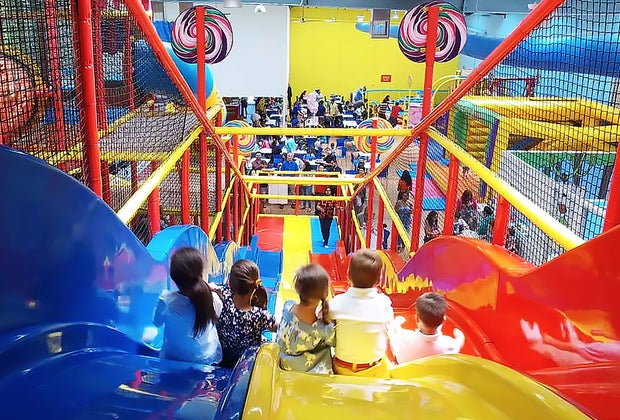 Indoor playgrounds in Queens: Kanga's Indoor Playcenter