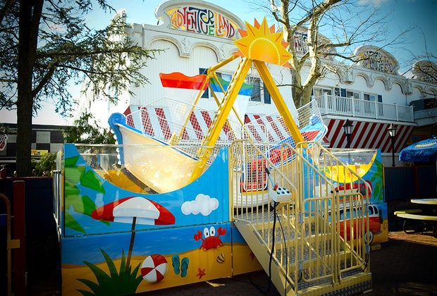 Adventureland Expansion: New Junior Pirate Ship