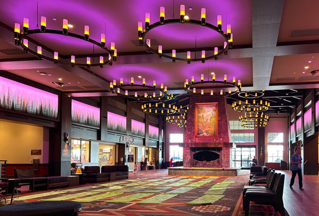 Great Wolf Lodge Maryland lobby