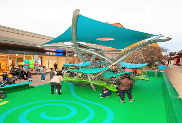 Luckey Climber at Yonkers Cross County Shopping Center