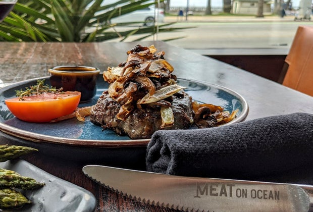 Fun Things To Do with Dad on Father's Day 2022: Dine out!