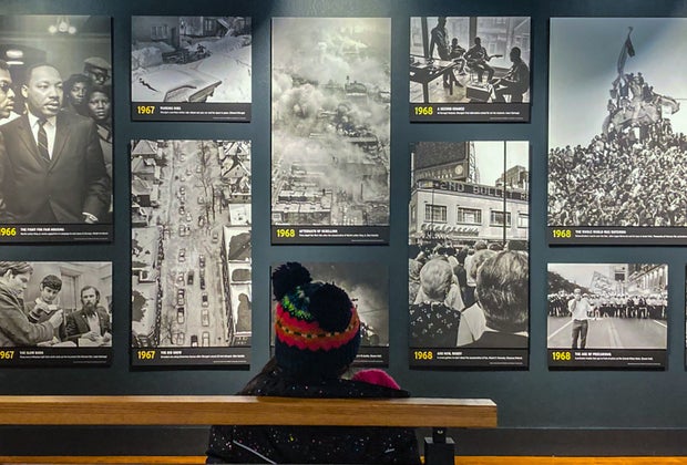 Remember Doctor King is a photo exhibit at the Chicago History Museum. 