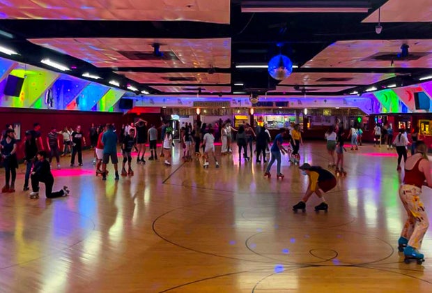 Cool things to do in Los Angeles: Moonlight Rollaway Skating Center