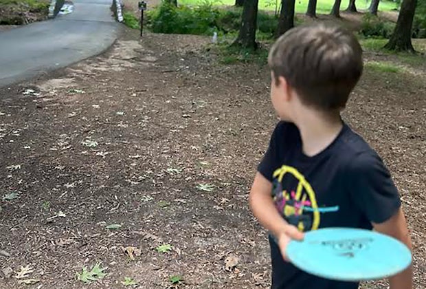 Village Green Frisbee Golf: Peachtree City with Kids