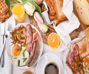 Palm Beach County restaurants are ready to celebrate mom. Photo courtesy of Canva