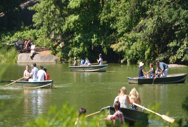 NYC boat ride with kids row boats in Central Park