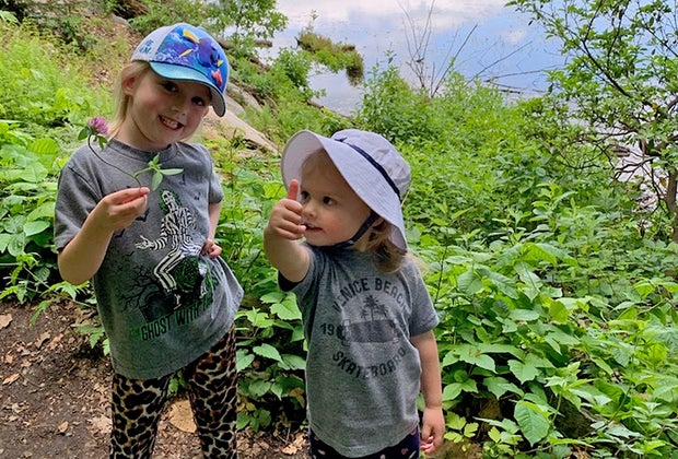 Picnic in Central Park: kids on nature trail