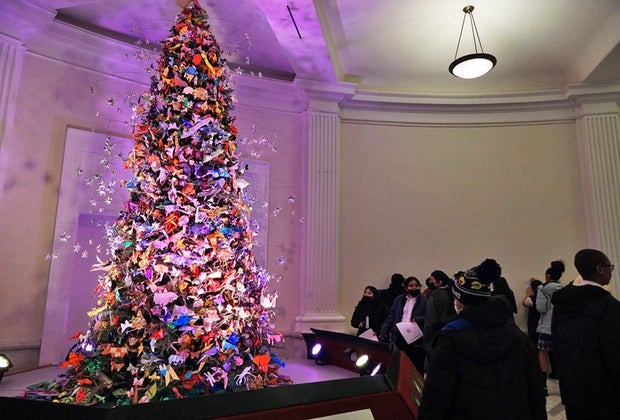 Christmas Eve in NYC: Origami Holiday Tree