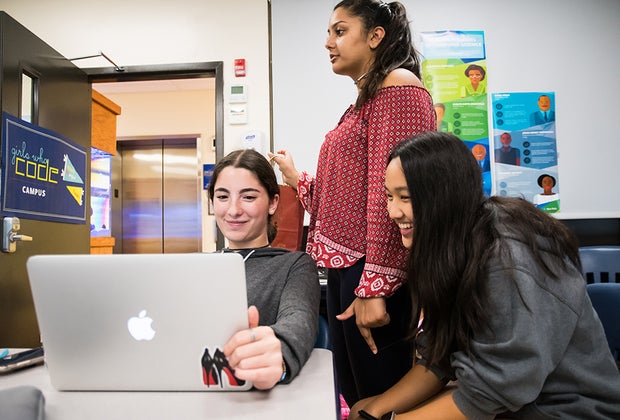 Girls Who Code: inexpensive summer camps NYC