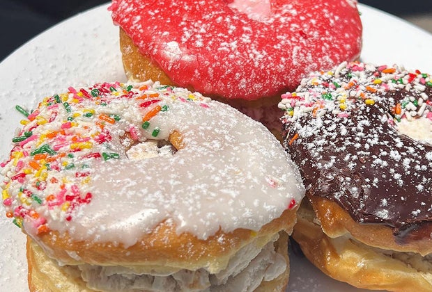 Greenpoint, Brooklyn with kids: Peter Pan Donuts & Pastry Shop