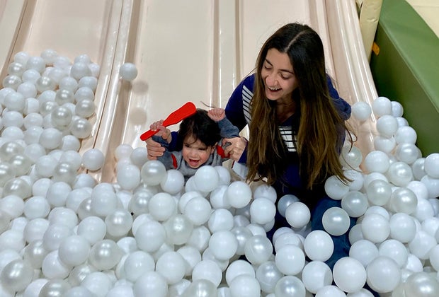Little Explorers Play House: Slides and ball pits