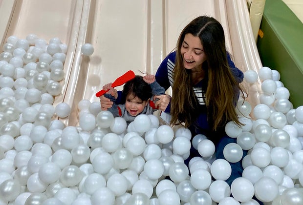 Little Explorers Play House: Slides and ball pits