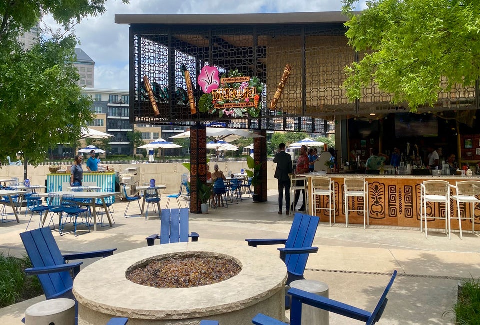 Omni Las Colinas has a fun Tiki Social summer experience