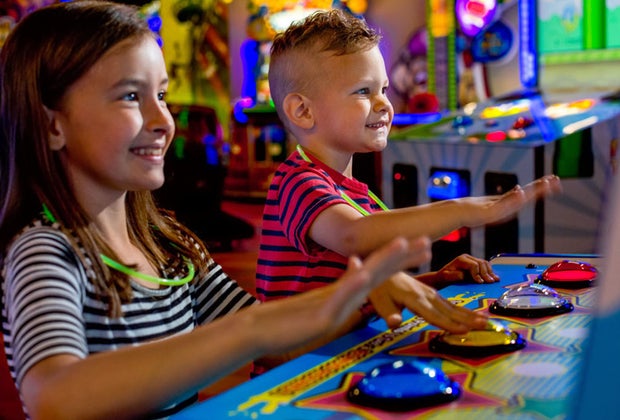 District Eat & Play: Orlando Restaurants with Play Spaces for Kids