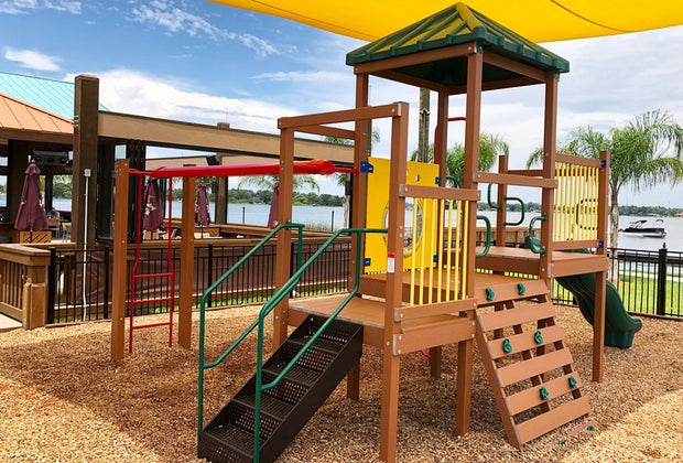 Orlando Restaurants with Play Spaces for Kids: Grills Lakeside Orlando.