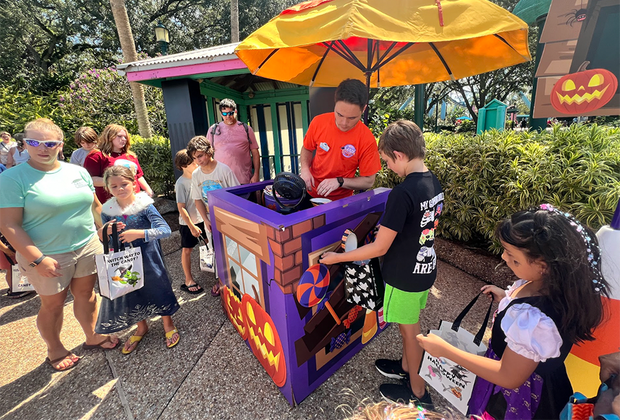 SeaWorld Orlando's Halloween Spooktacular: Kids can come in costume & trick-or-treat in the park or enjoy other Halloween activities.