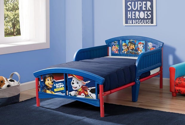 Best Toddler Beds: Delta Children Plastic Toddler Bed
