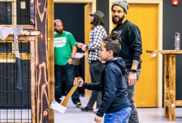 Extreme sports in Chicago: axe throwing