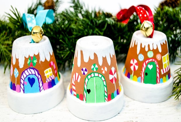 DIY Christmas Ornaments: Gingerbread House Ornament