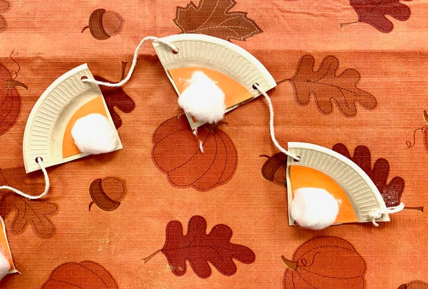 Pie garland Thanksgiving craft