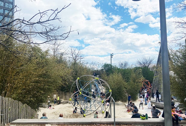 slide mountain at pier 6 brooklyn bridge park