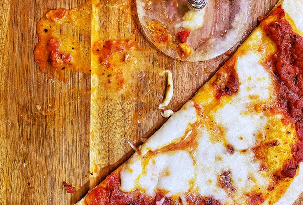 Quick Pizzas & Pizza Dough Recipes for Family Night: Everyone loves a basic cheese pizza
