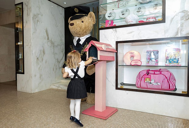 Best things to do on the Upper East Side with kids: Be Eloise For a Day