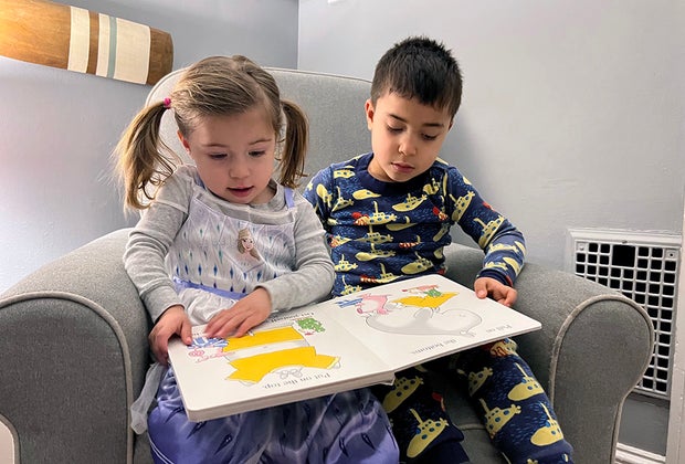 read a book to a sibling 25 Random Acts of Kindness Ideas for Kids